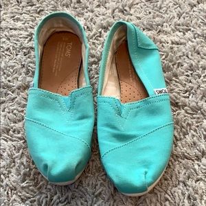 TOMS shoes